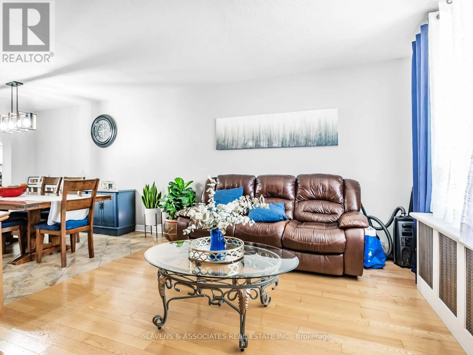 MAIN AND 2ND FLOOR - 213B BLACKTHORNE AVENUE