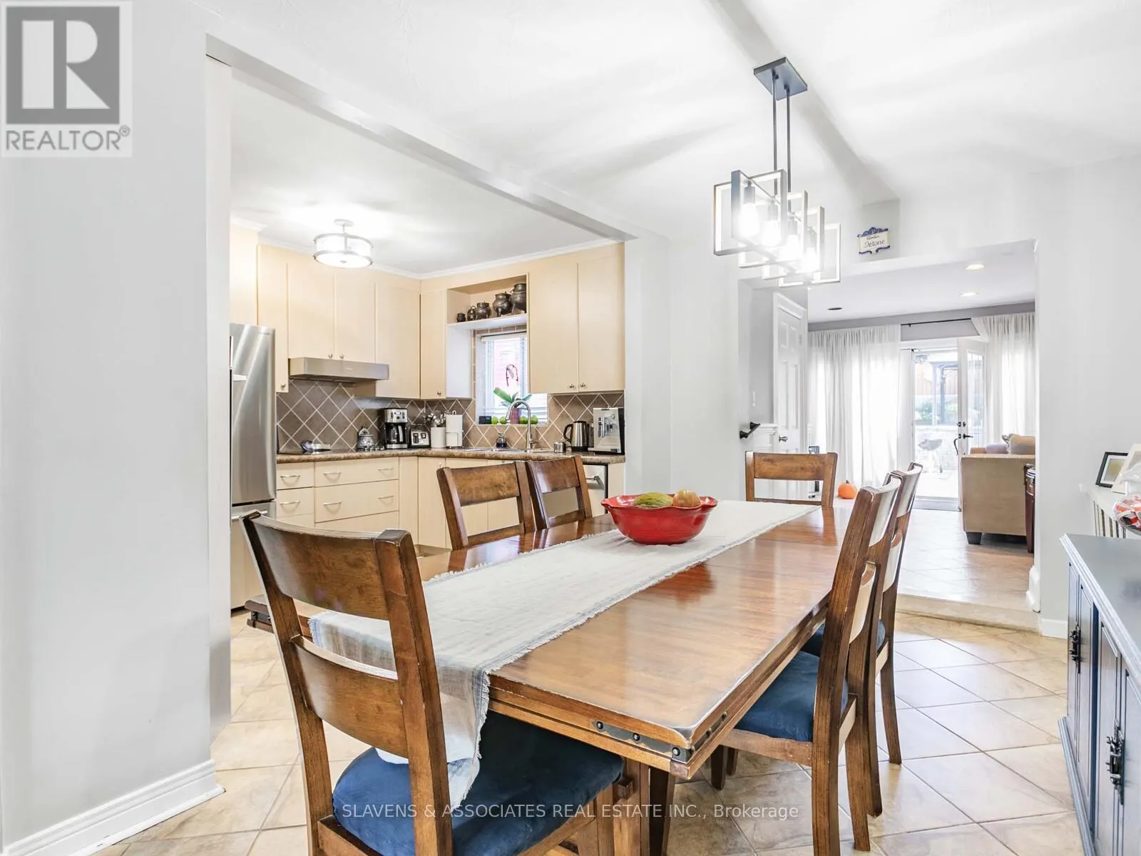 MAIN AND 2ND FLOOR - 213B BLACKTHORNE AVENUE