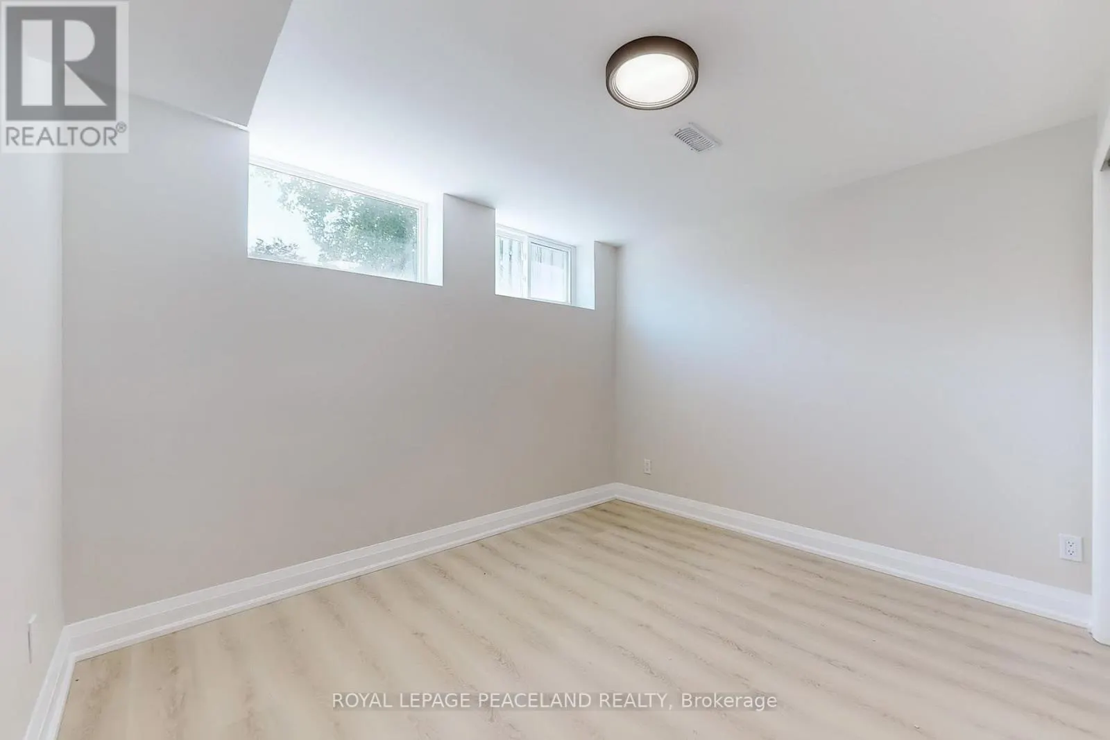 1223 REDBANK CRESCENT