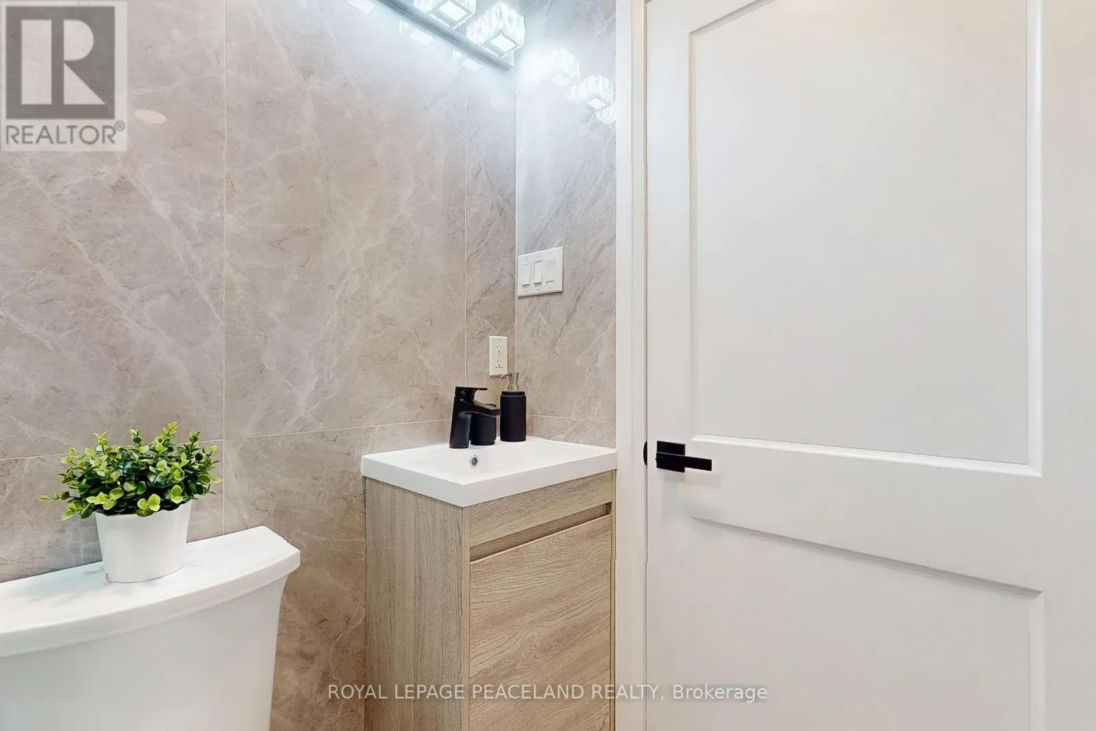 1223 REDBANK CRESCENT