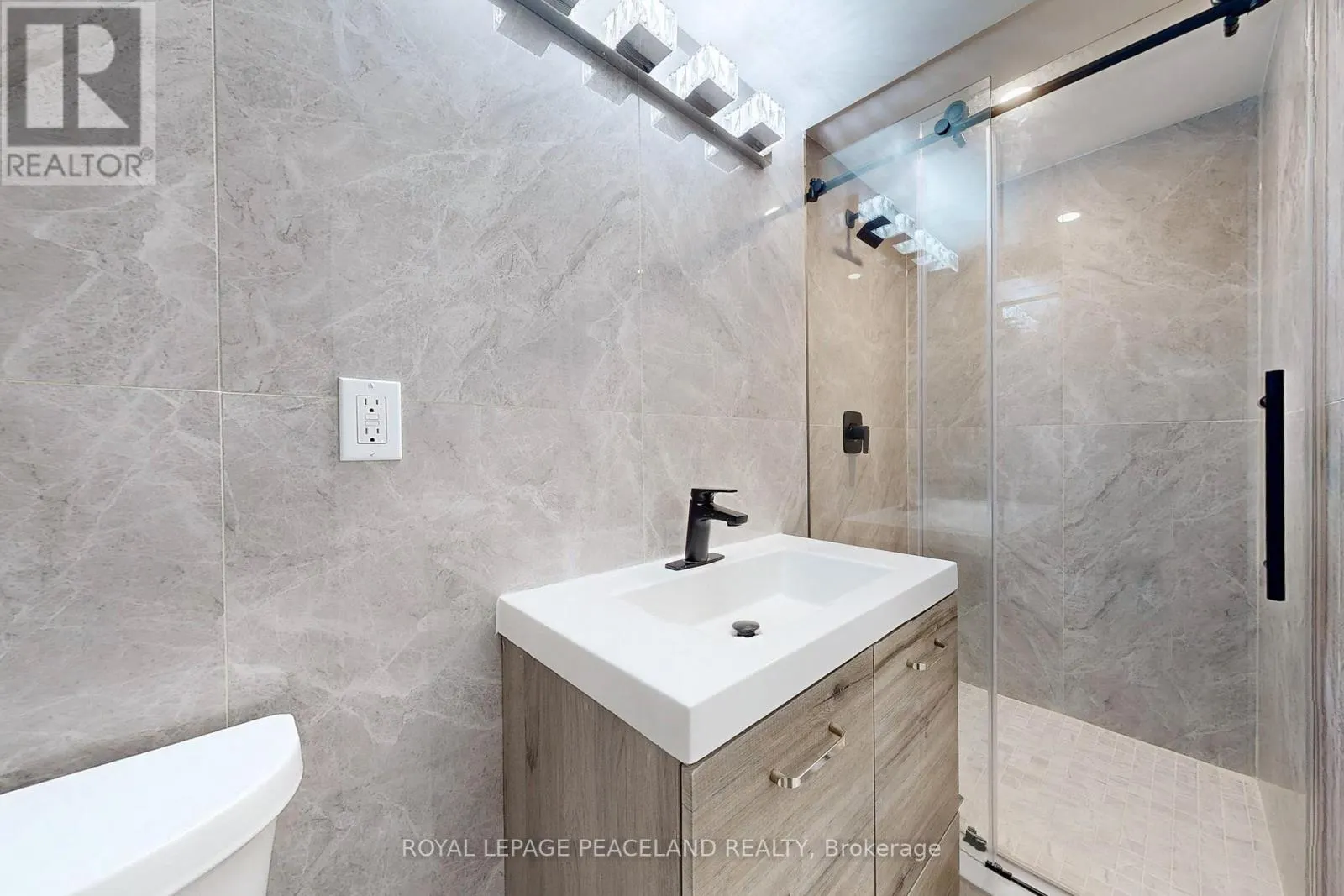 1223 REDBANK CRESCENT