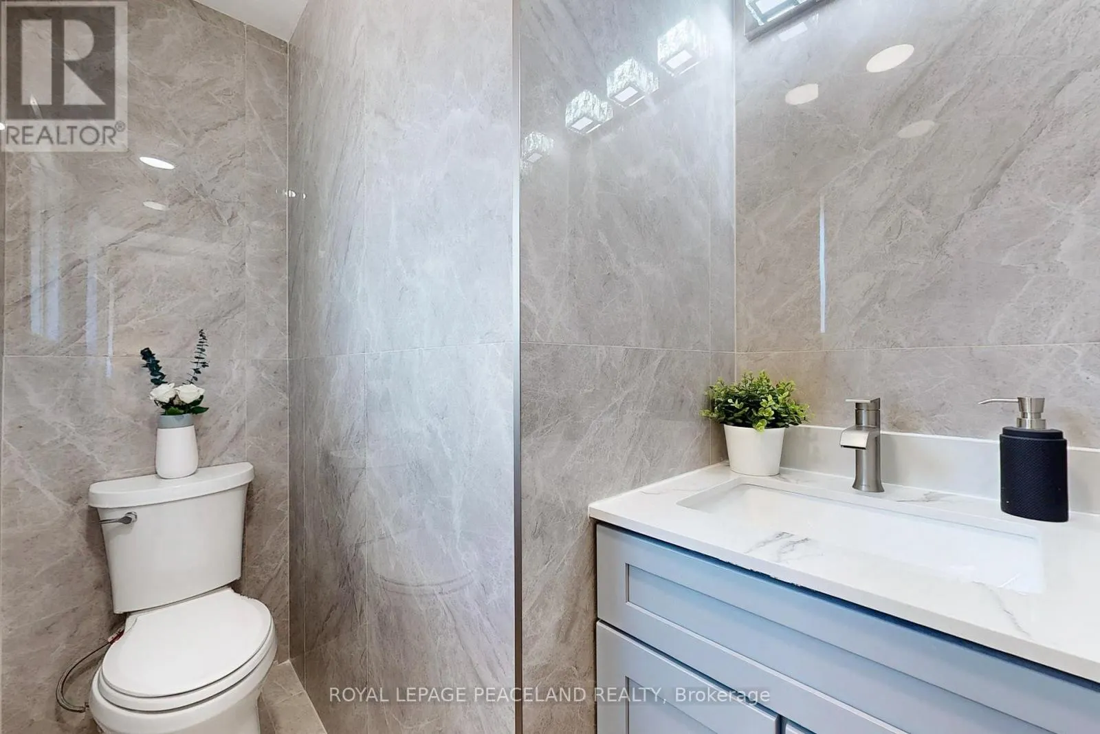 1223 REDBANK CRESCENT