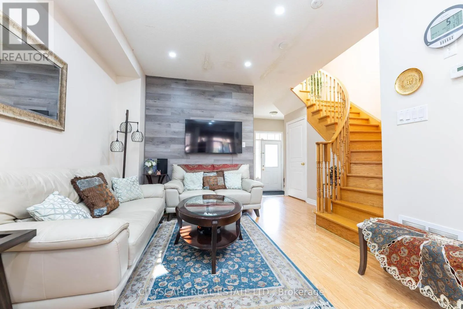 875 OASIS DRIVE