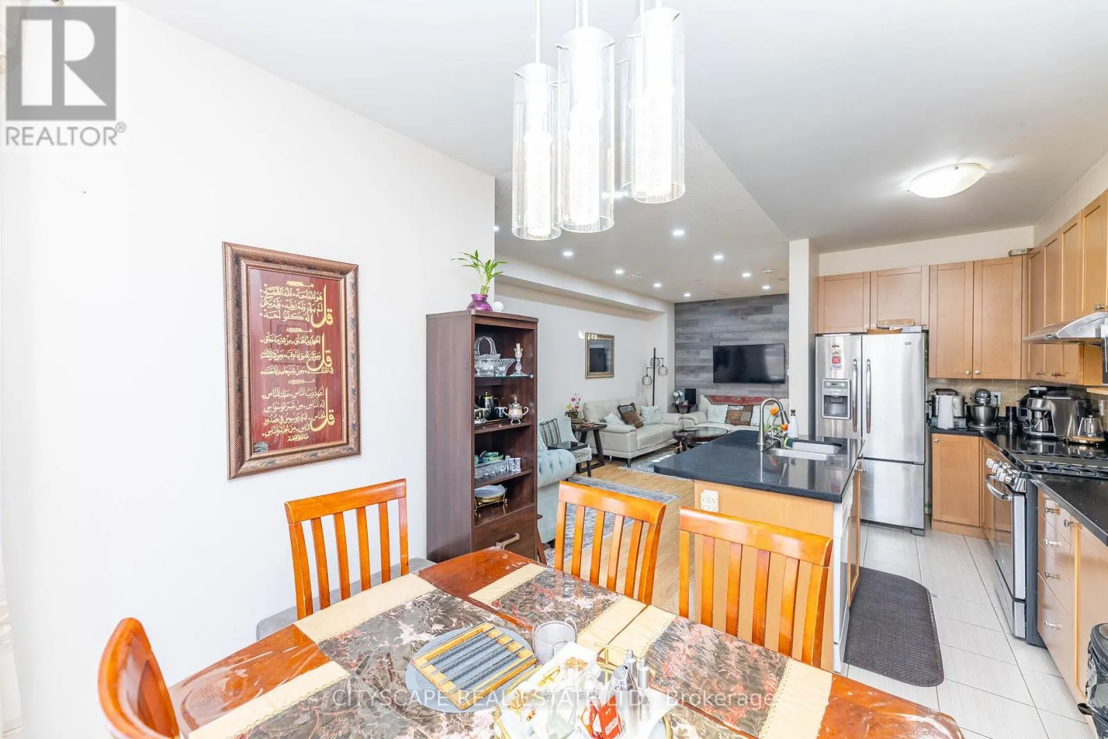 875 OASIS DRIVE
