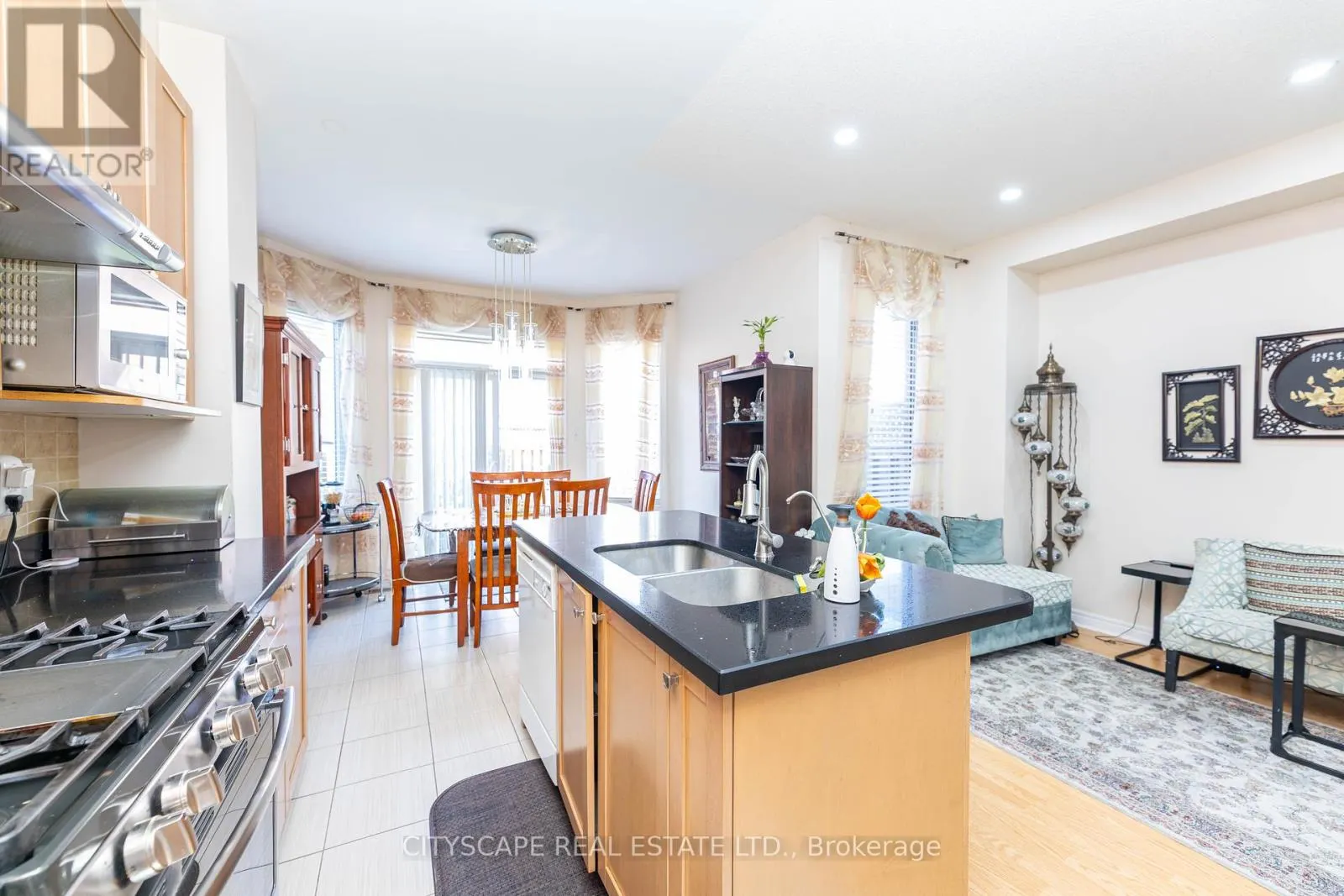 875 OASIS DRIVE