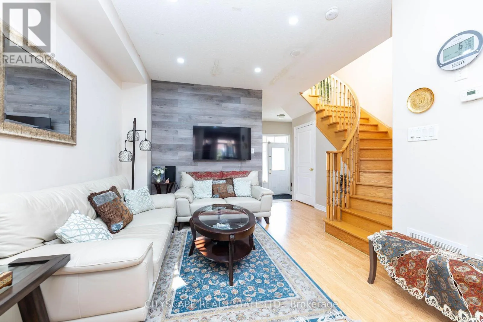 875 OASIS DRIVE
