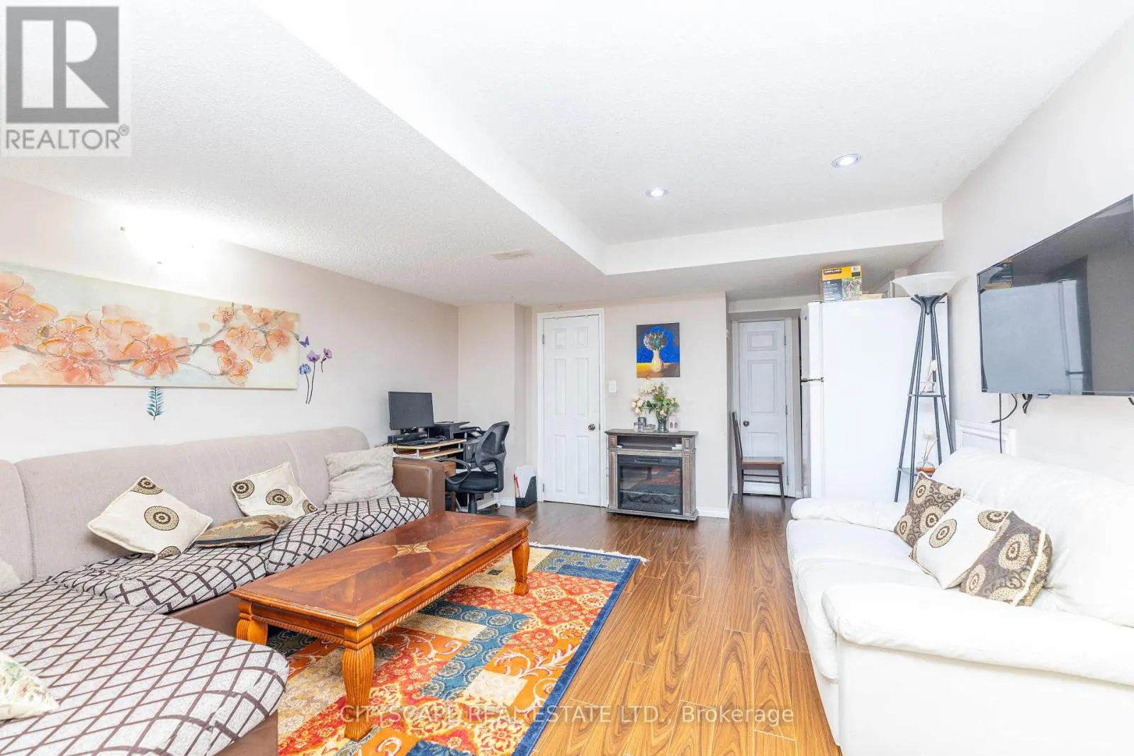 875 OASIS DRIVE