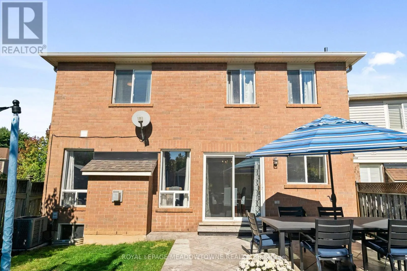 583 CAVERHILL CRESCENT