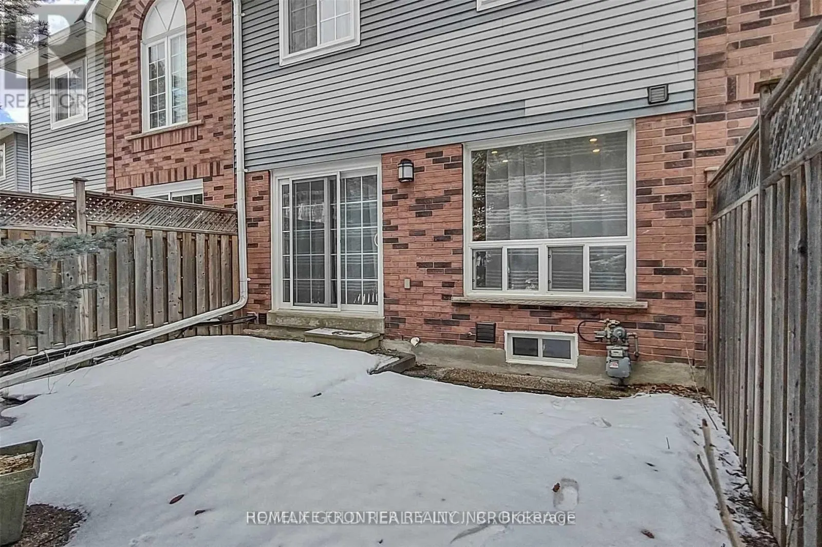 18 - 9 LANCEWOOD CRESCENT