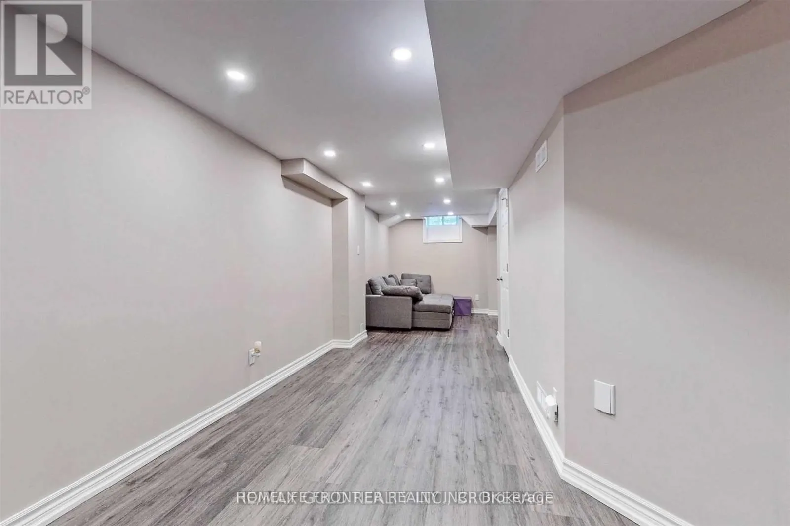 18 - 9 LANCEWOOD CRESCENT