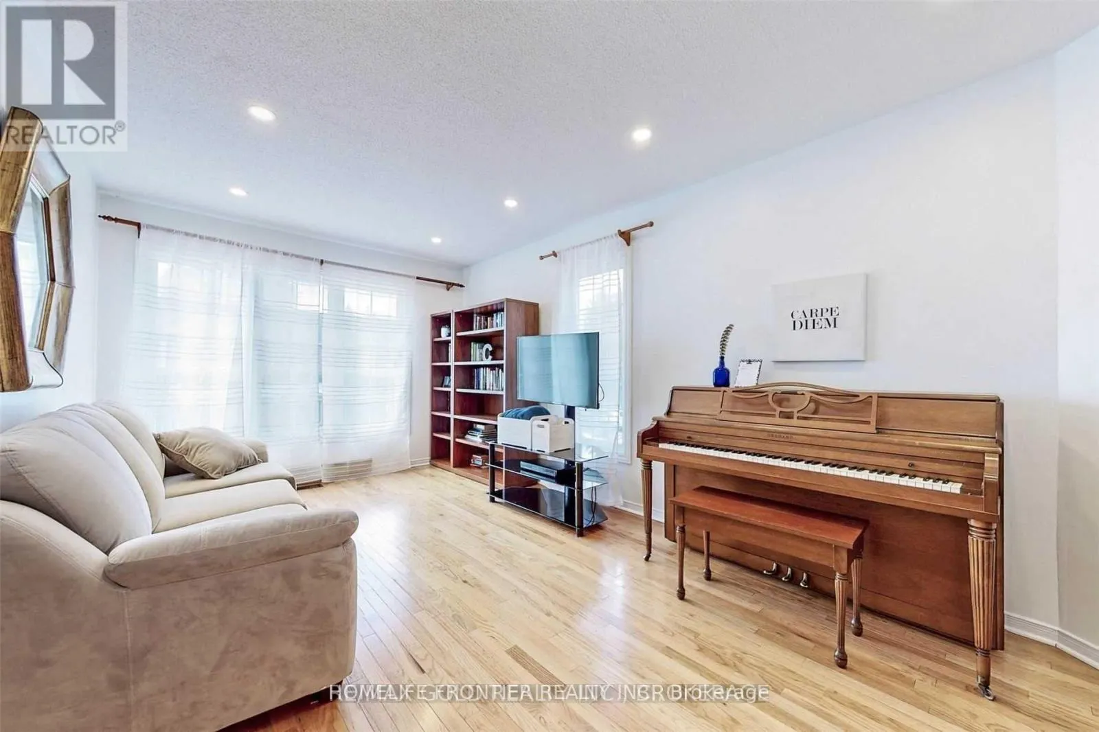 18 - 9 LANCEWOOD CRESCENT