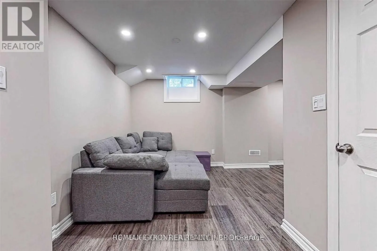 18 - 9 LANCEWOOD CRESCENT