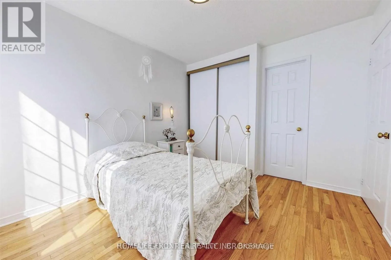 18 - 9 LANCEWOOD CRESCENT