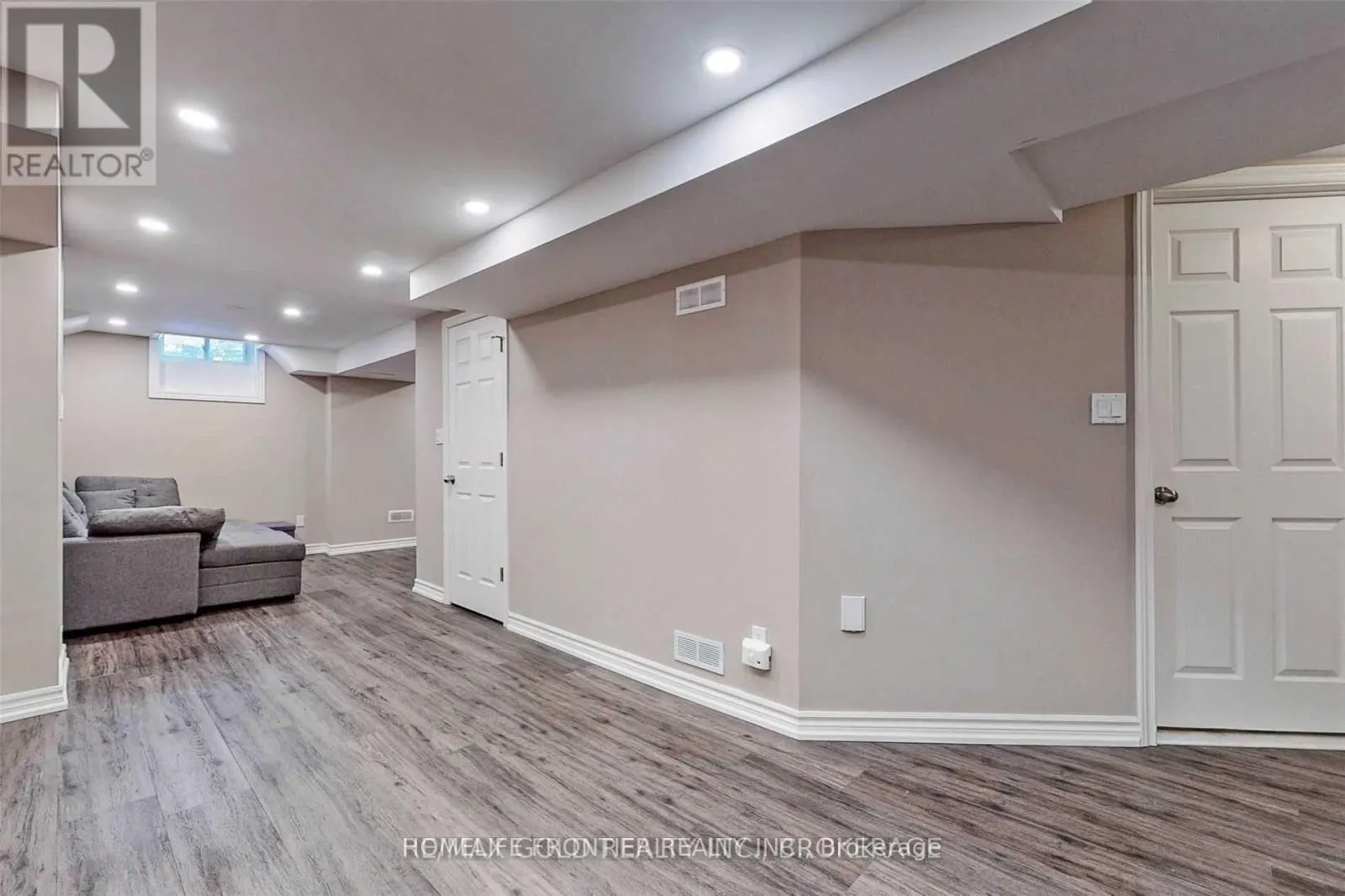 18 - 9 LANCEWOOD CRESCENT