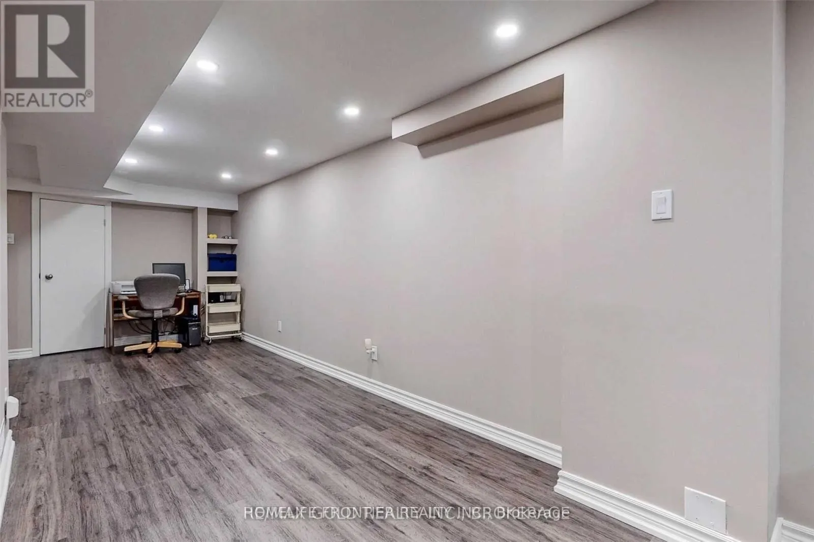 18 - 9 LANCEWOOD CRESCENT