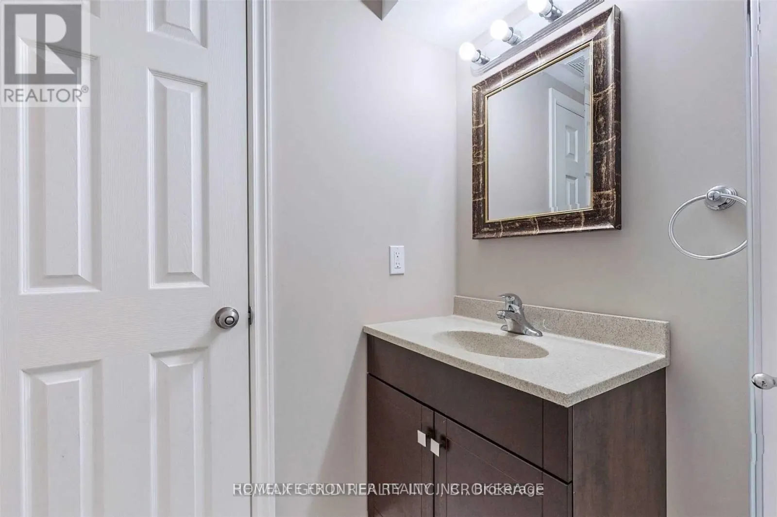 18 - 9 LANCEWOOD CRESCENT
