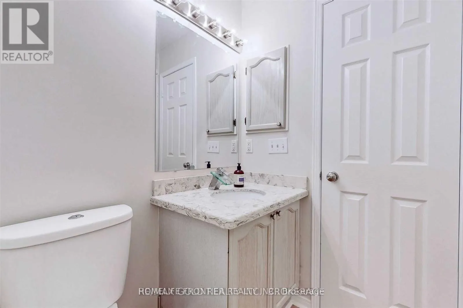 18 - 9 LANCEWOOD CRESCENT