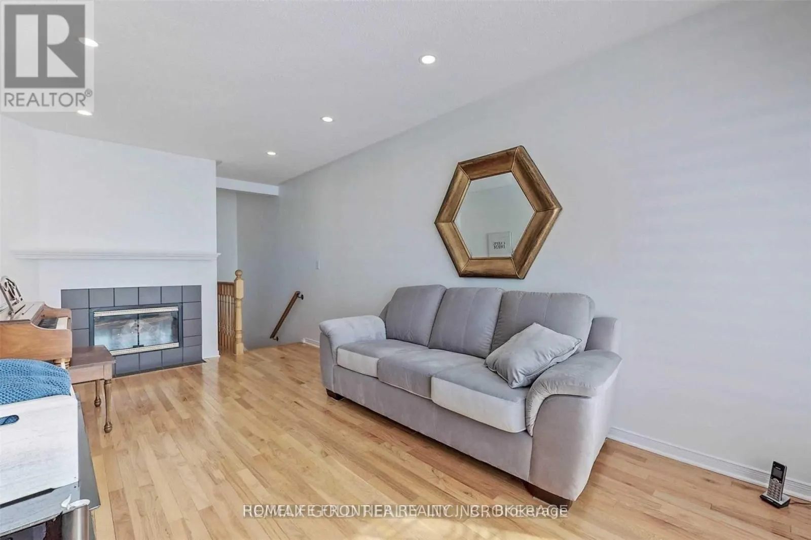 18 - 9 LANCEWOOD CRESCENT