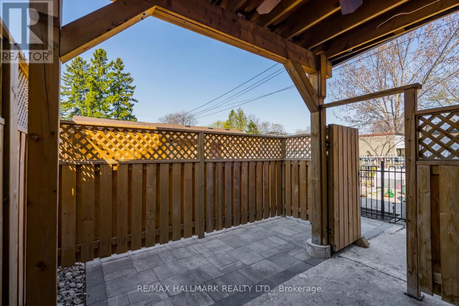 MAIN - 180 LANSDOWNE AVENUE