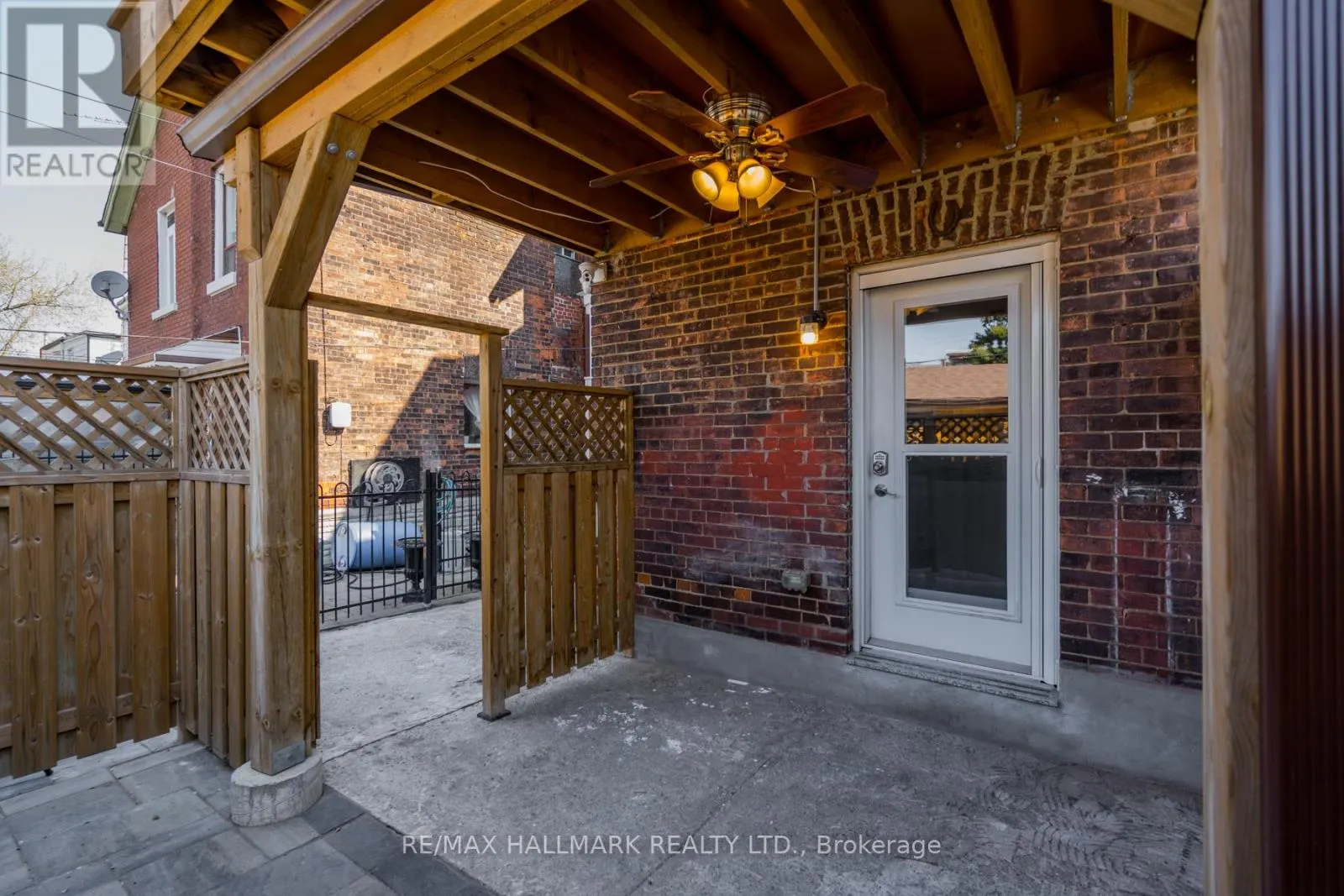 MAIN - 180 LANSDOWNE AVENUE