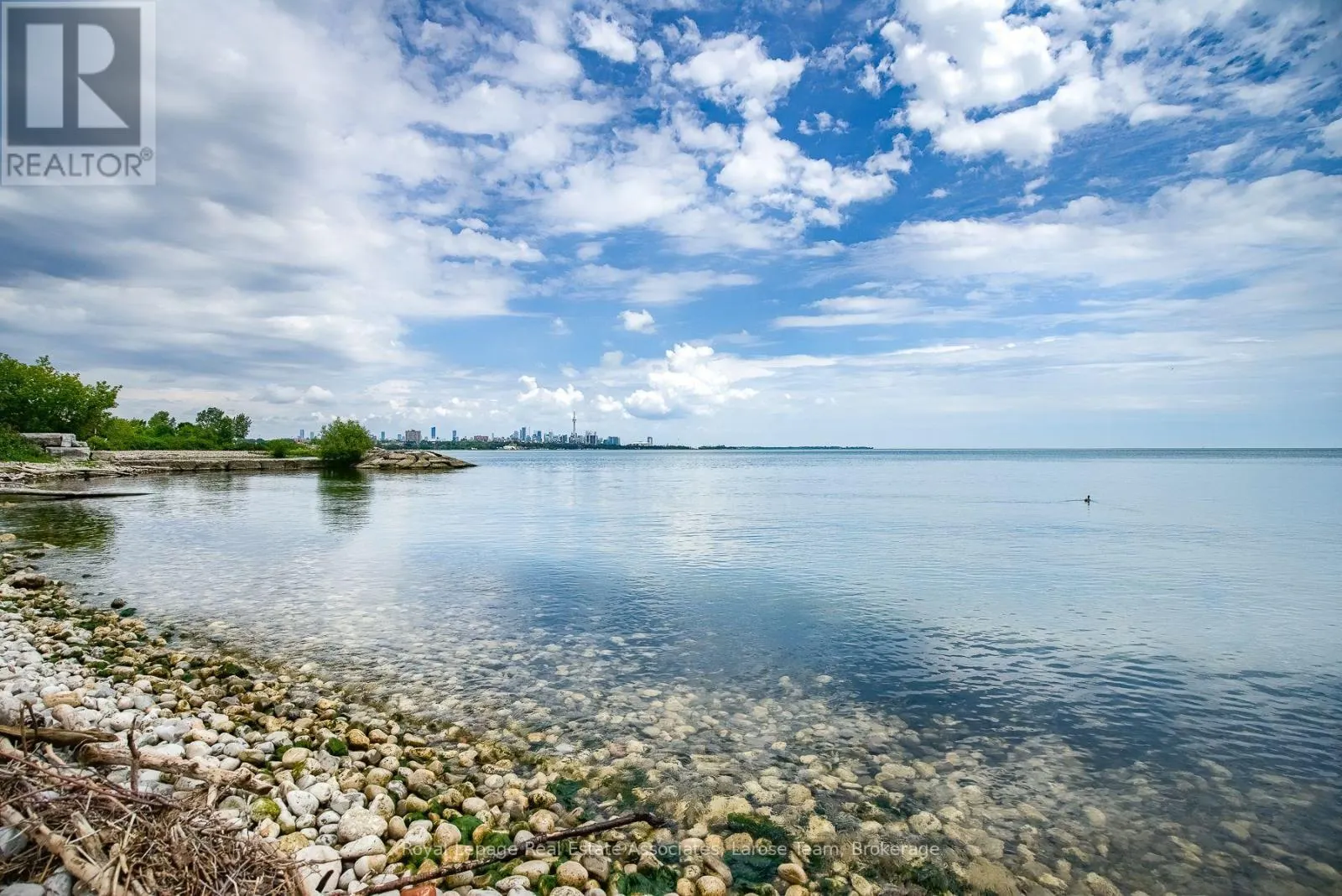 1108 - 3 MARINE PARADE DRIVE