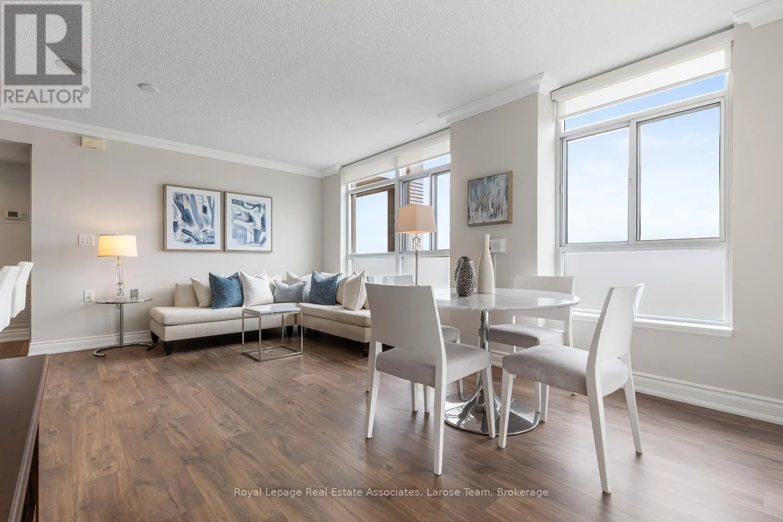 1108 - 3 MARINE PARADE DRIVE