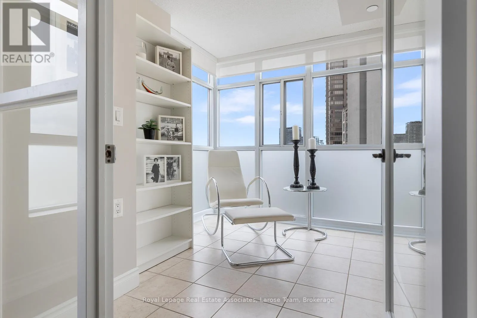 1108 - 3 MARINE PARADE DRIVE