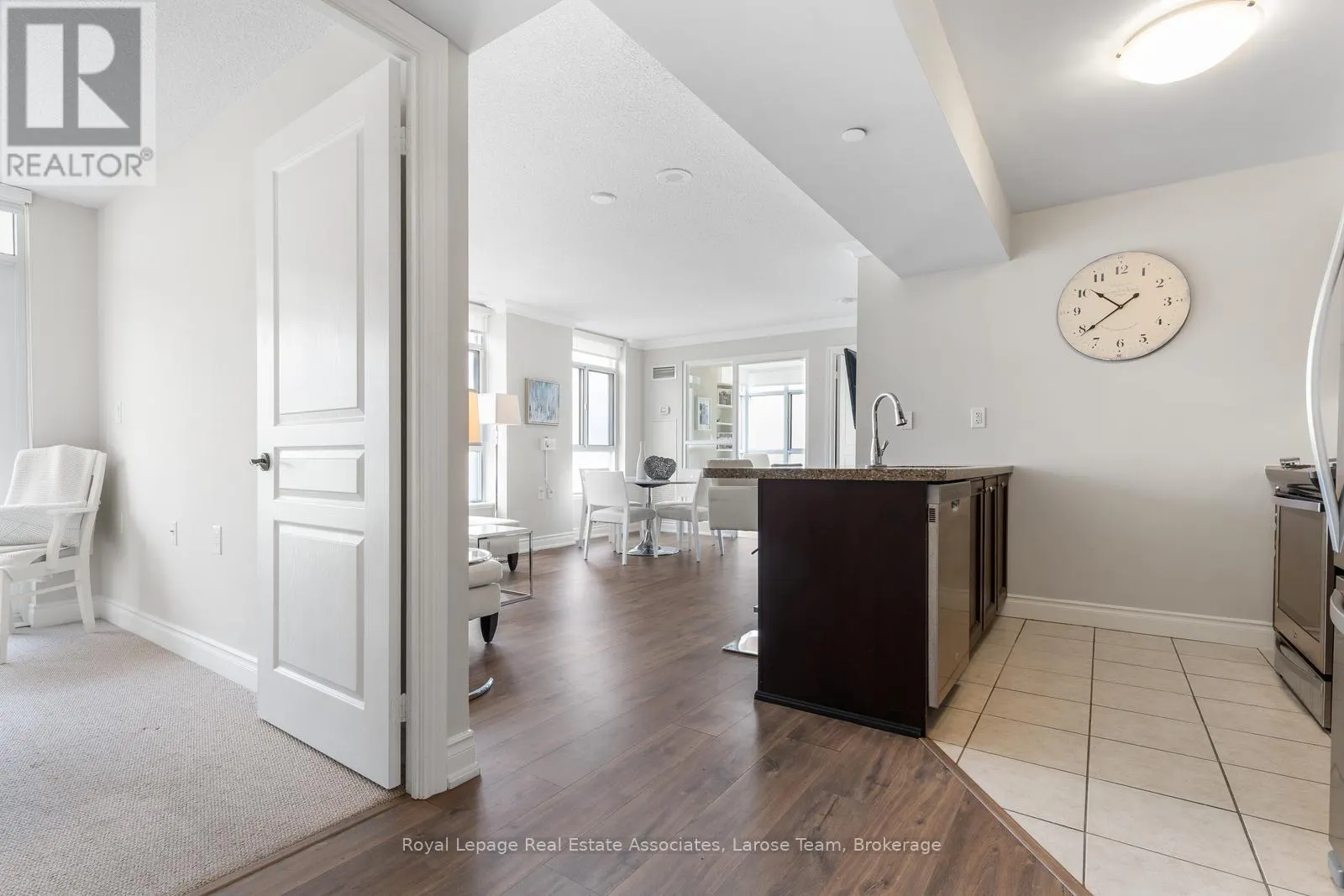1108 - 3 MARINE PARADE DRIVE