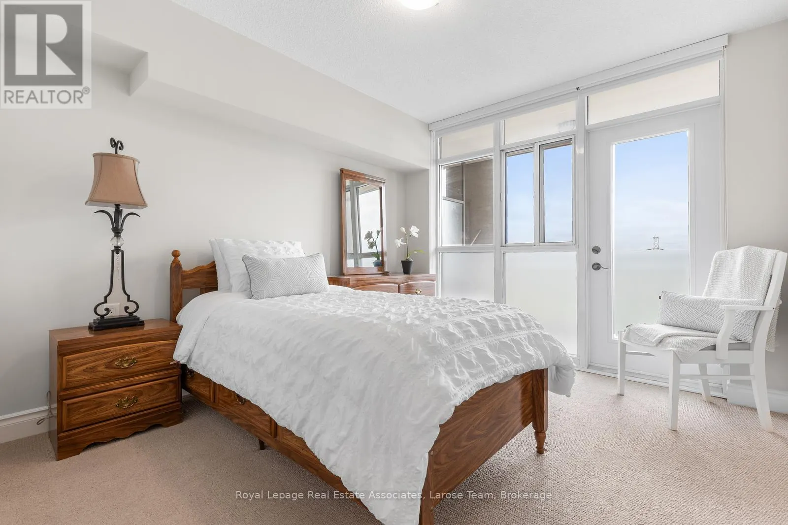 1108 - 3 MARINE PARADE DRIVE