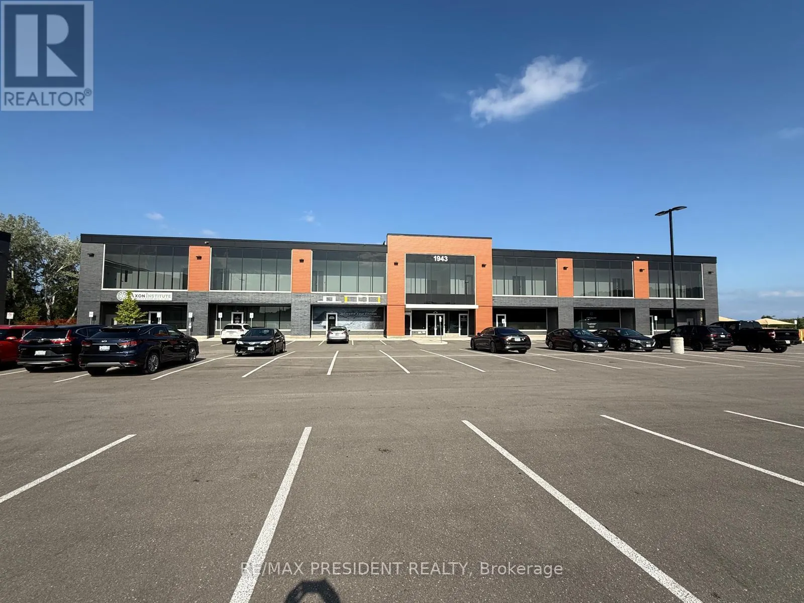 B103 - 1943 IRONOAK WAY