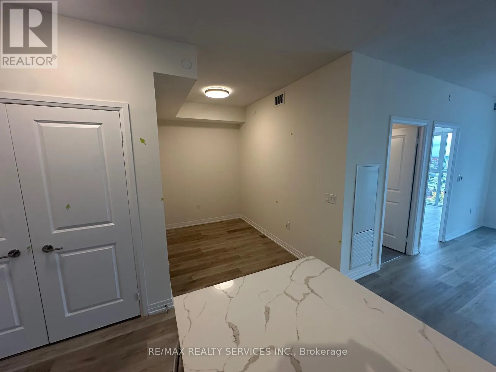 1302 - 15 WATERGARDEN DRIVE