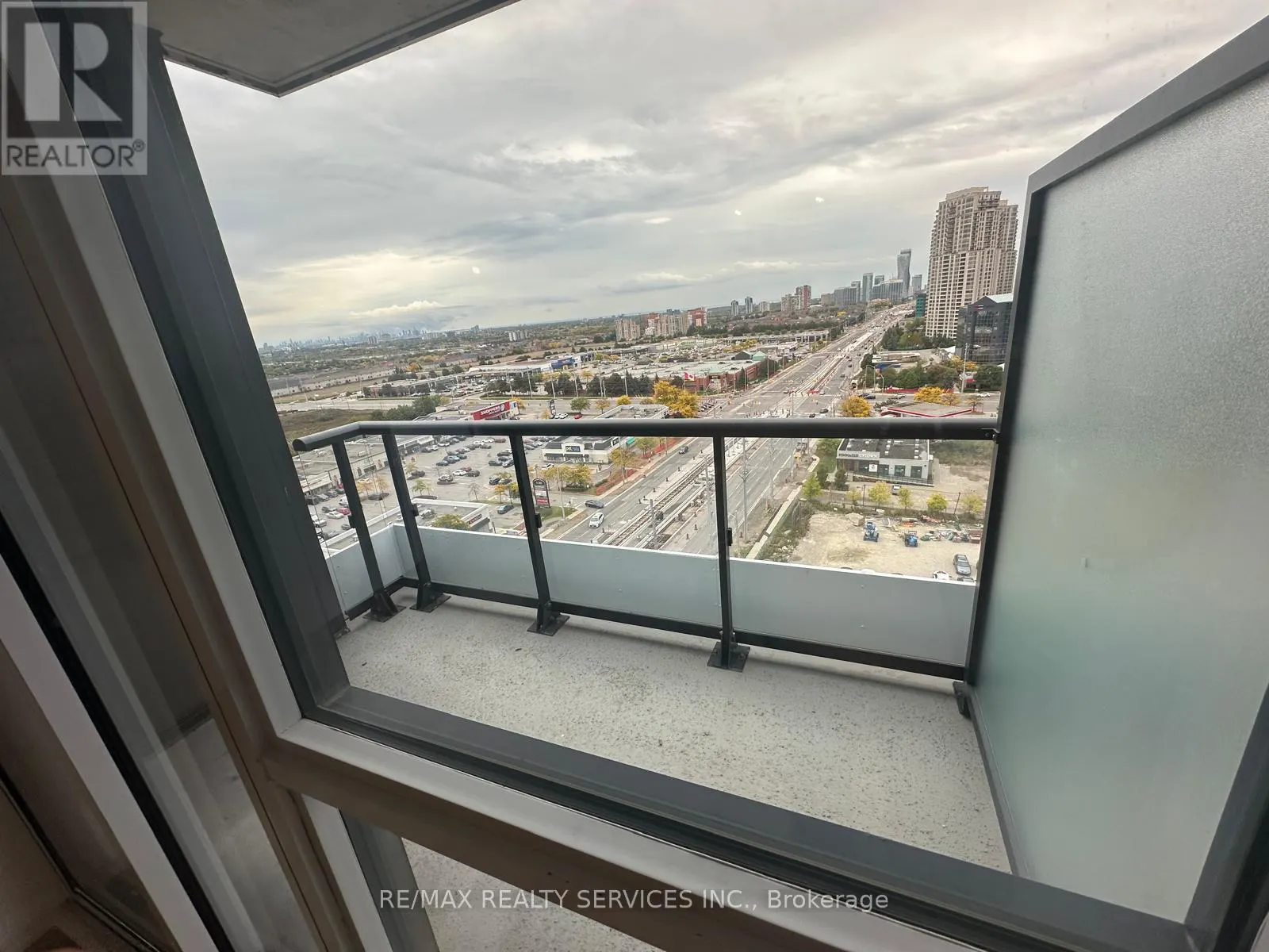 1302 - 15 WATERGARDEN DRIVE