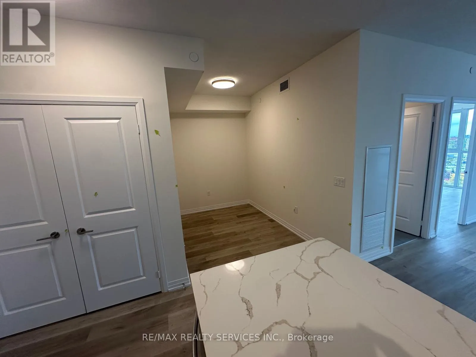 1302 - 15 WATERGARDEN DRIVE