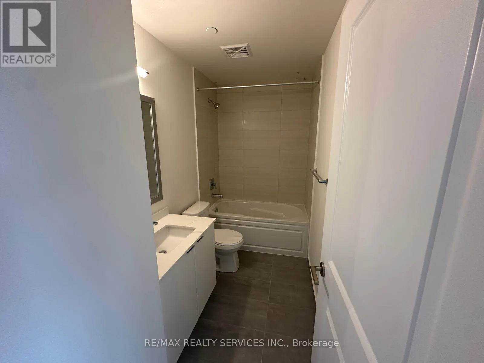 1302 - 15 WATERGARDEN DRIVE