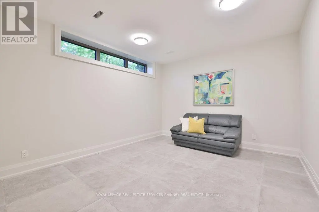 1456 APPLEWOOD ROAD
