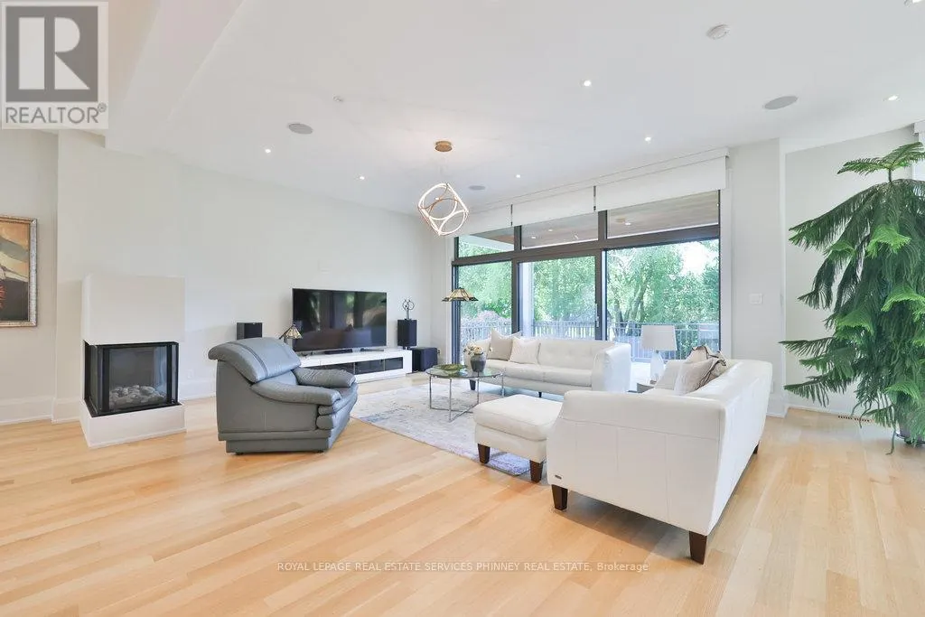 1456 APPLEWOOD ROAD
