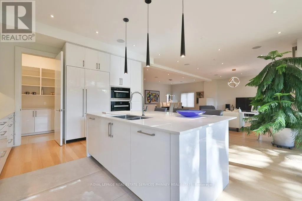 1456 APPLEWOOD ROAD