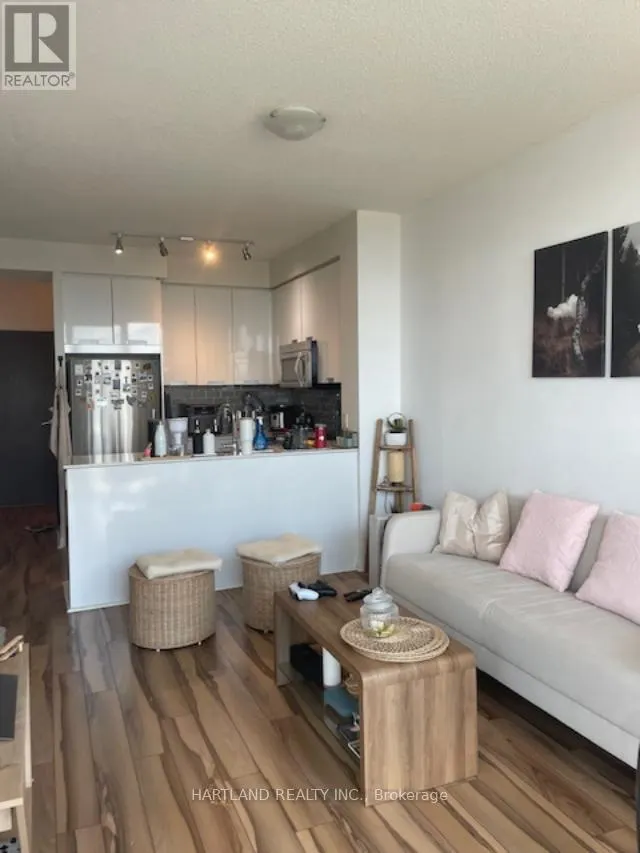 1806 - 75 EGLINTON AVENUE W
