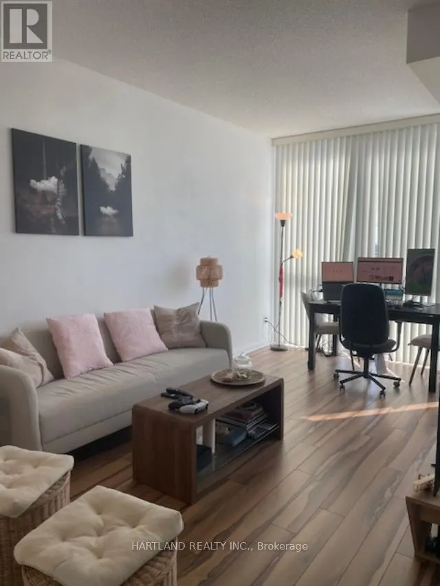 1806 - 75 EGLINTON AVENUE W