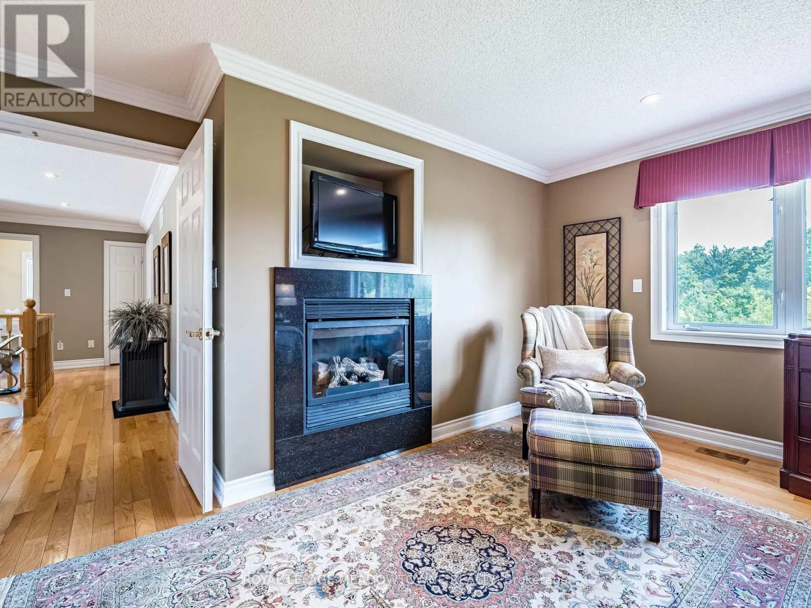 8 DEER RUN CRESCENT