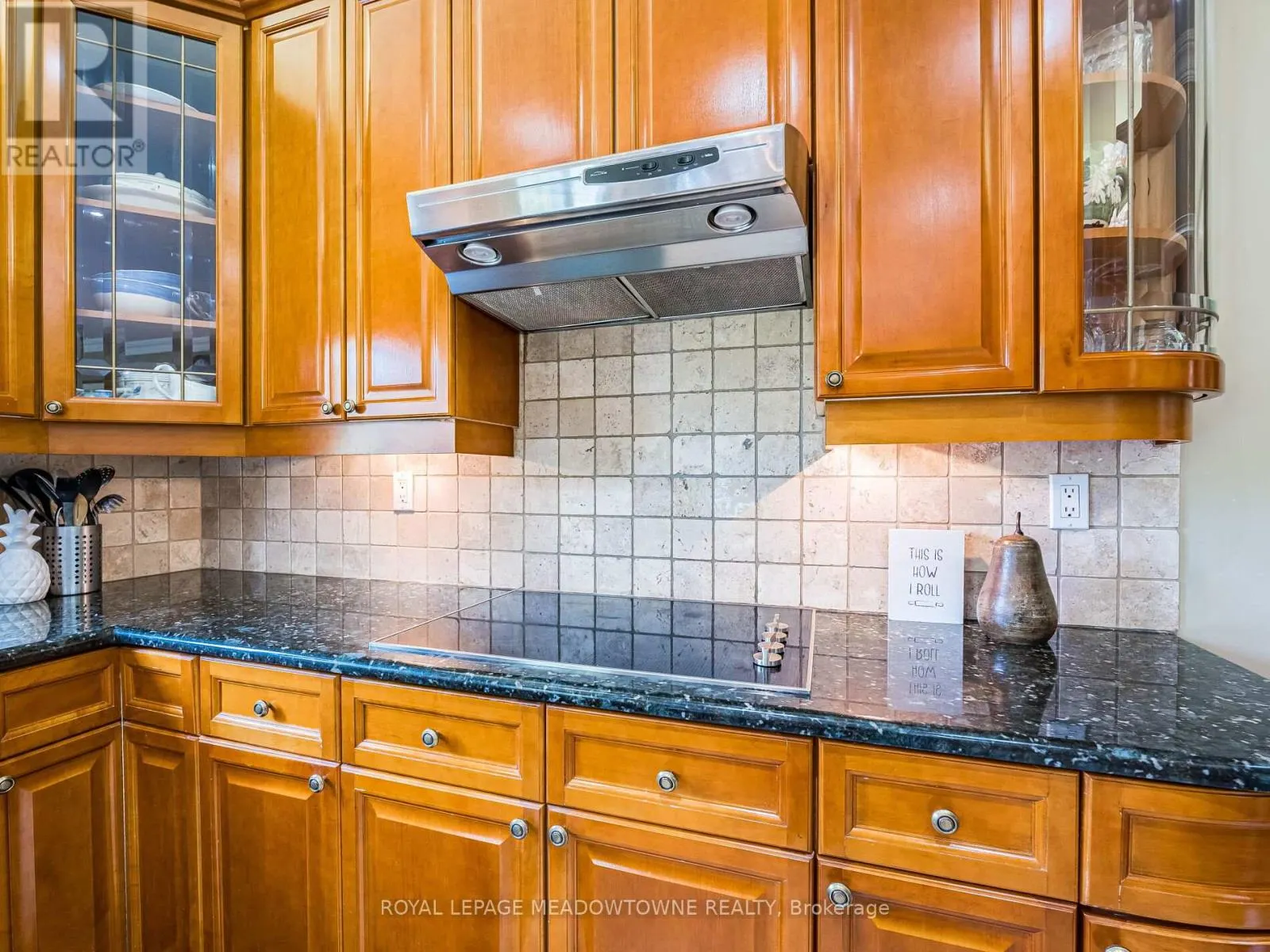 8 DEER RUN CRESCENT