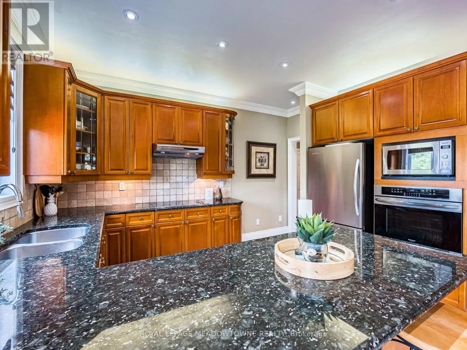 8 DEER RUN CRESCENT