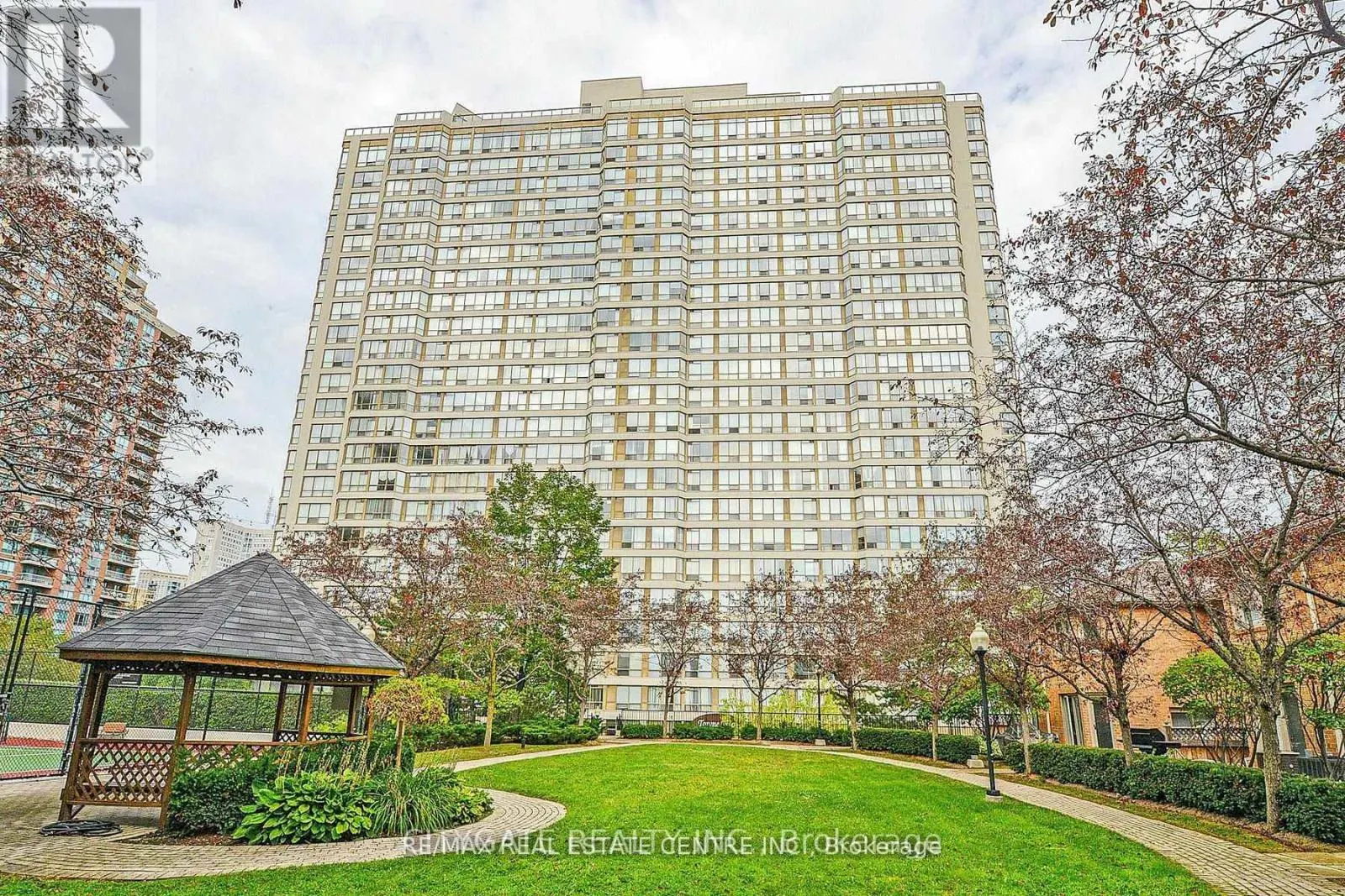 612 - 55 ELM DRIVE