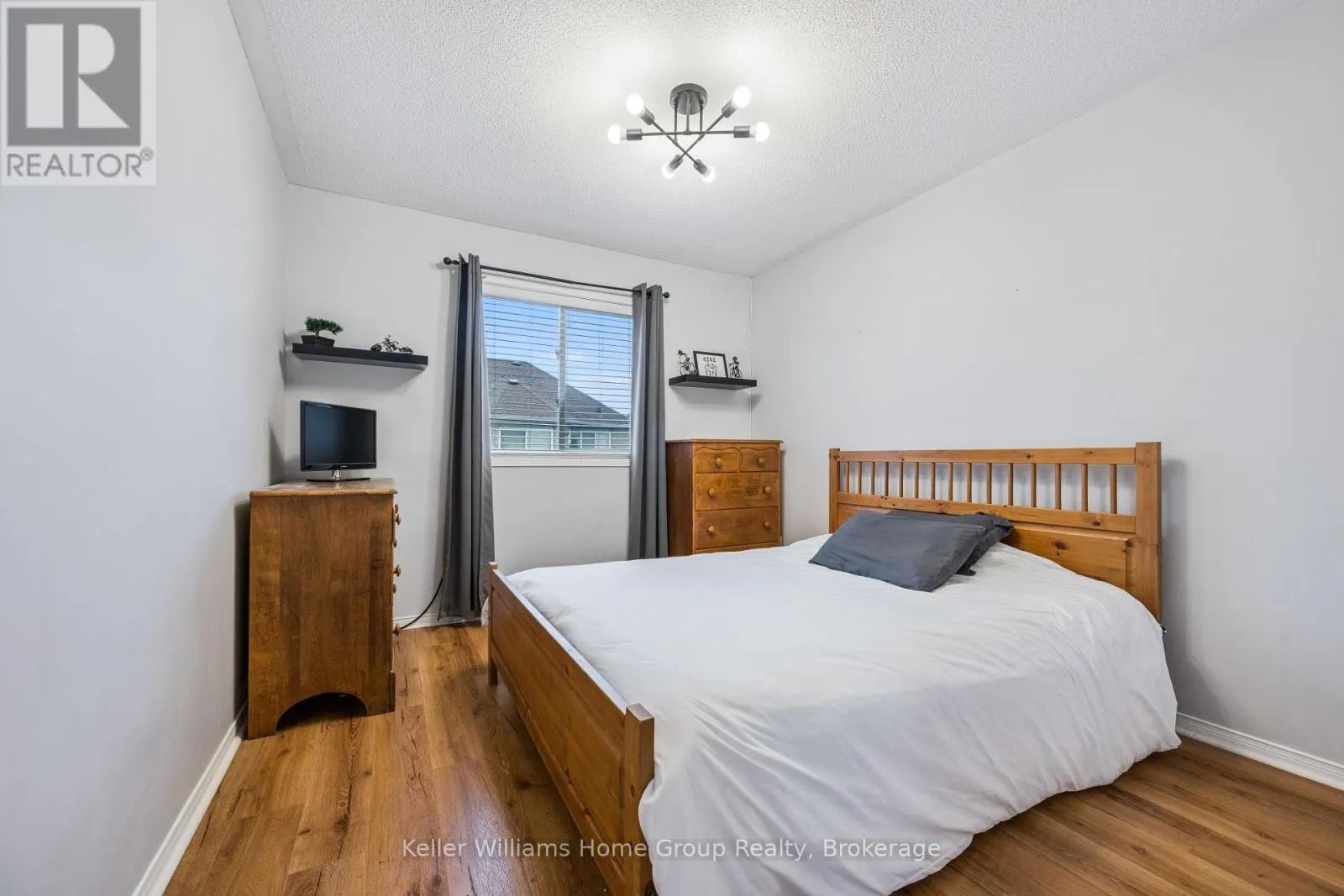 17 FLORETTE PLACE