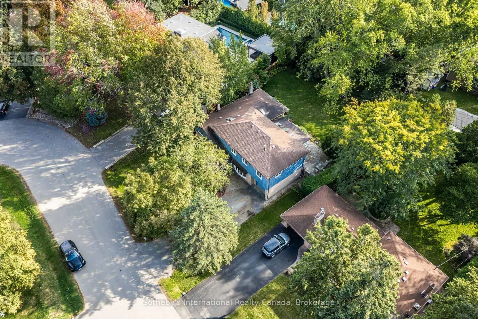 98 SELGROVE CRESCENT