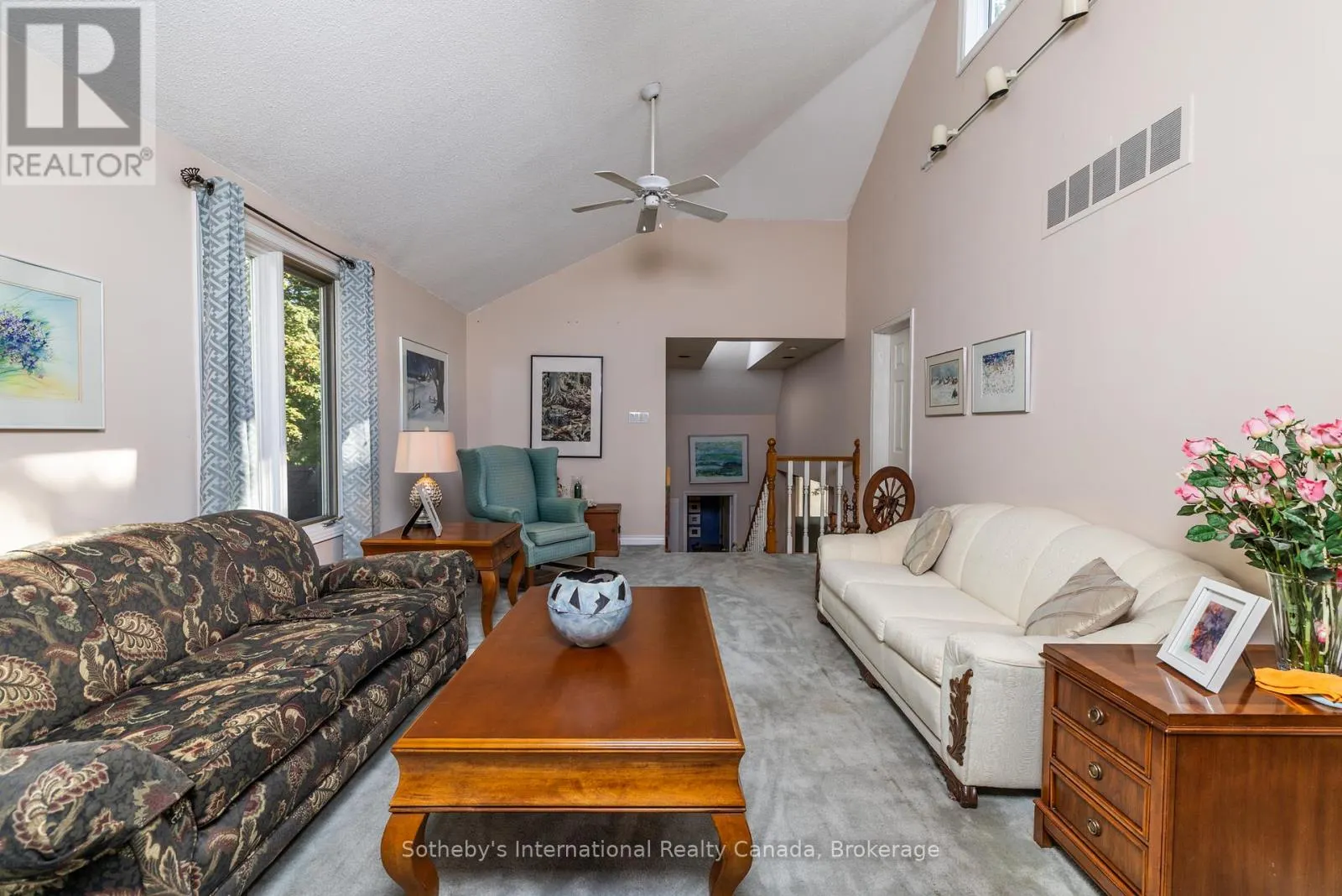98 SELGROVE CRESCENT