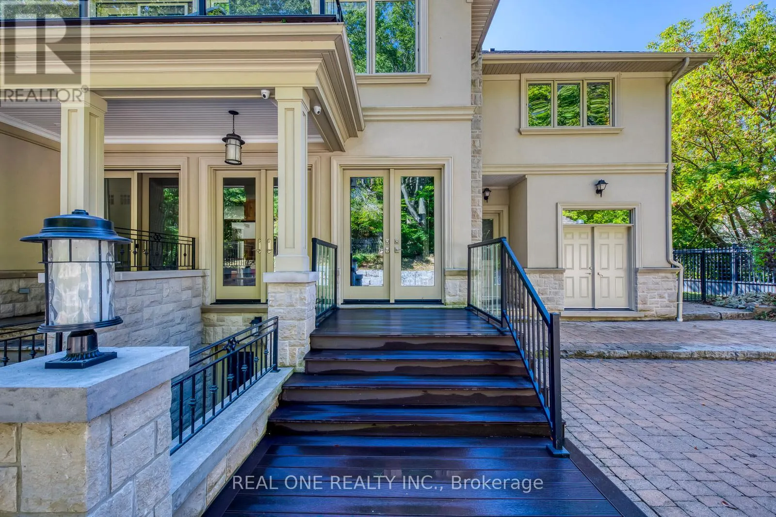 767 PARKLAND AVENUE