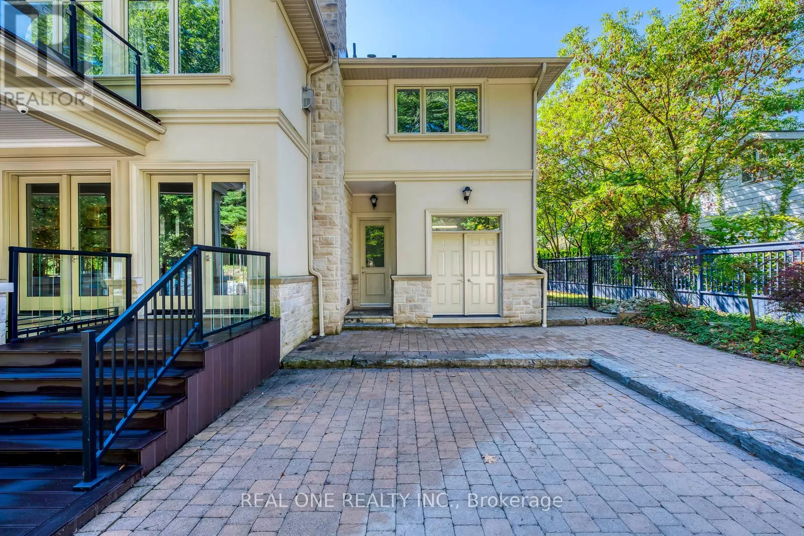767 PARKLAND AVENUE