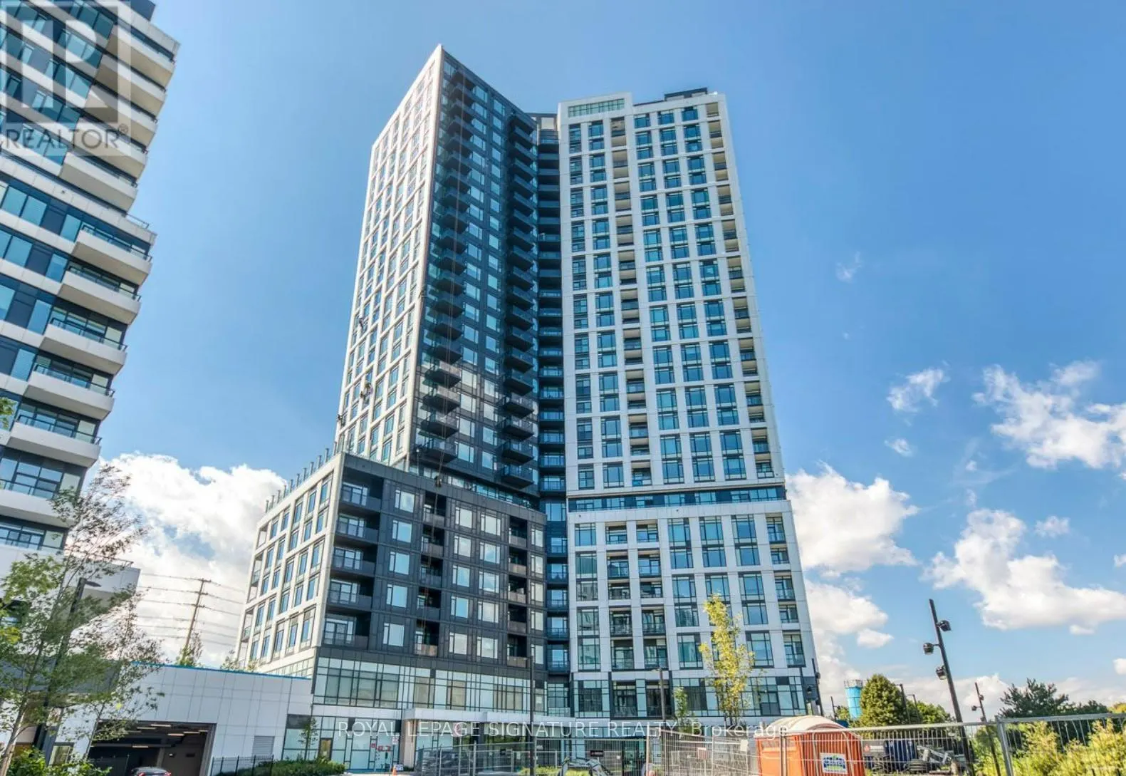 1406 - 2495 EGLINTON AVENUE W