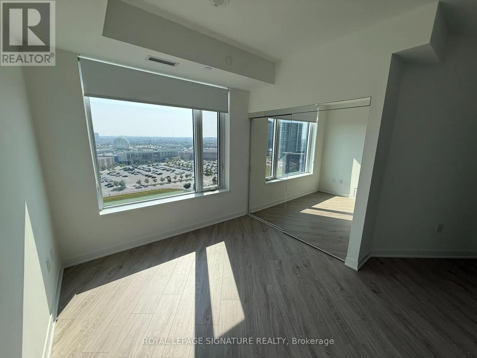 1406 - 2495 EGLINTON AVENUE W